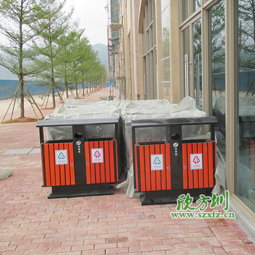 廣州清遠地產物業公司,增添欣方圳鋼木垃圾桶